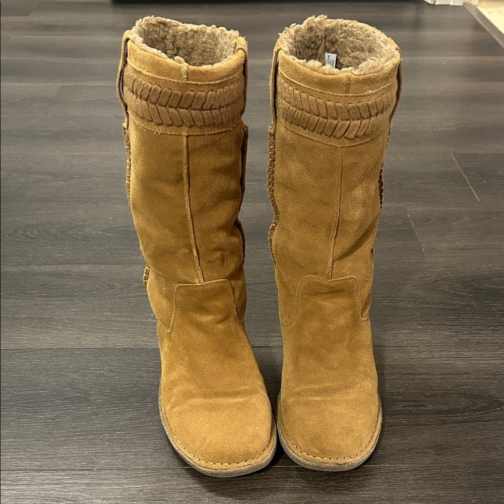 Bjorndal Tan Suede Women's Boots with Sherpa lining and braid trim